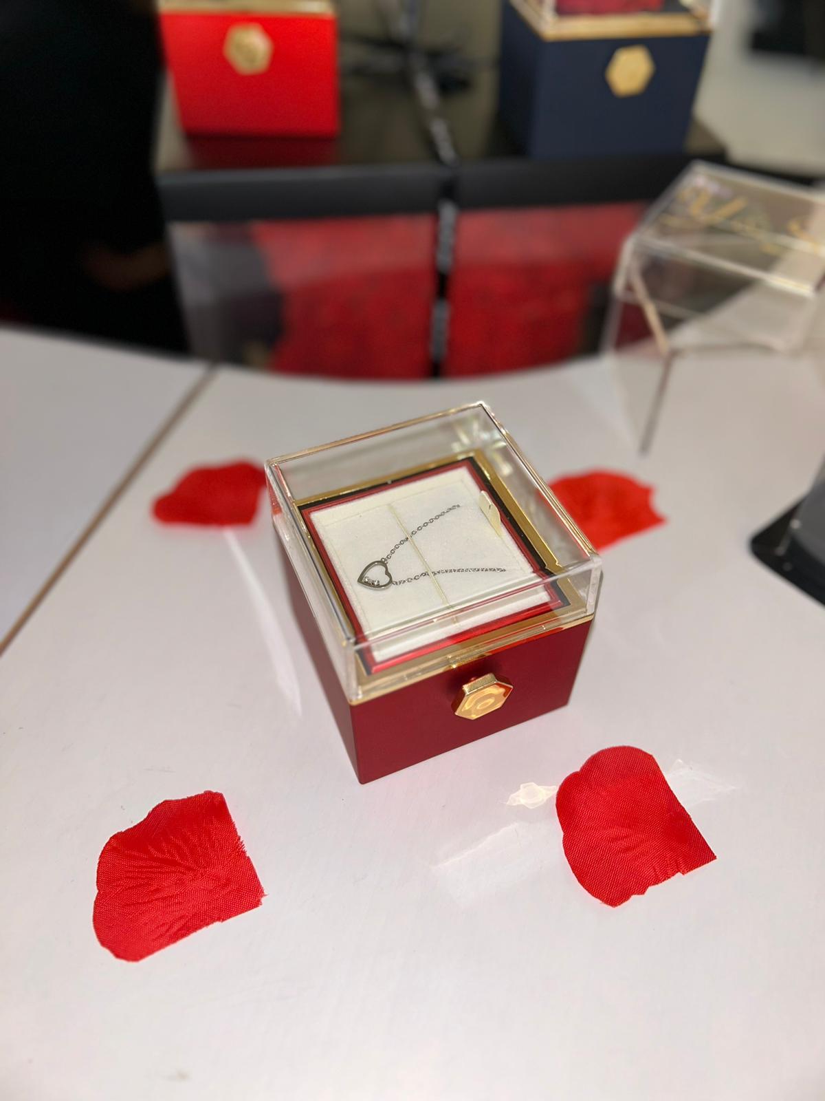 Box 360° : Rose éternelle de savon avec bijoux personnalisable